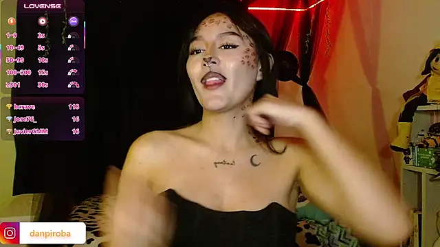 צ'אט XXX בשידור חי של ludo_kitty