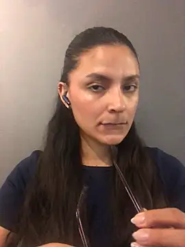 Pertunjukan Kamera Web Gia_Mazzon