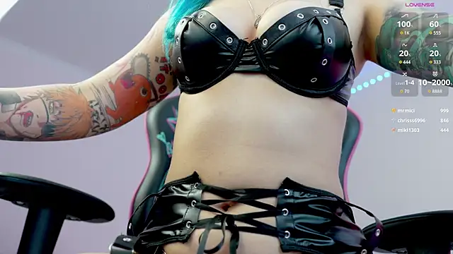 XXX chat uživo modela QueenAliceX