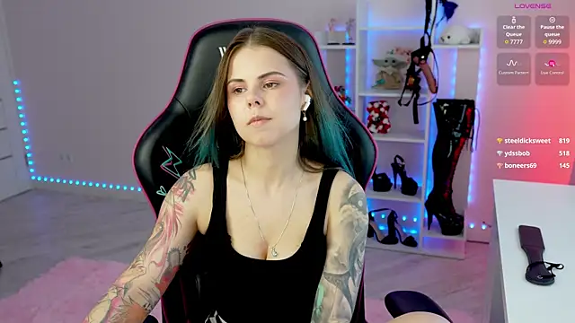 QueenAliceX's Live XXX Chat