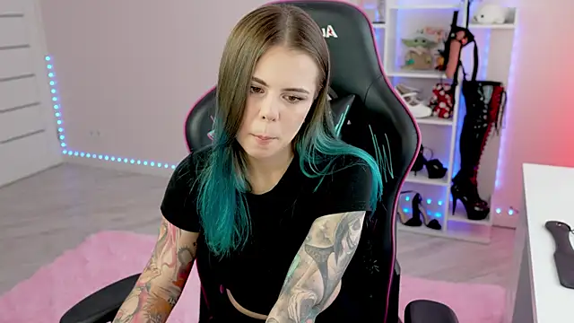 QueenAliceX Webcam-Show