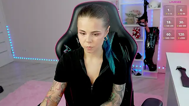 QueenAliceX Webcam-Show