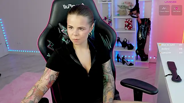 QueenAliceX's Live XXX Chat