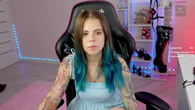 QueenAliceX Adlı Modelin Canlı XXX Sohbeti