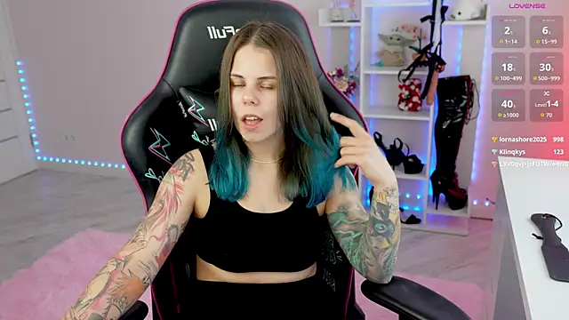 QueenAliceX Adlı Modelin Canlı XXX Sohbeti