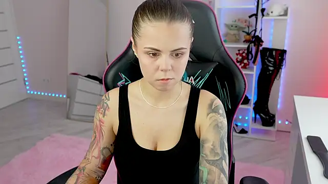 QueenAliceX Webcam-Show
