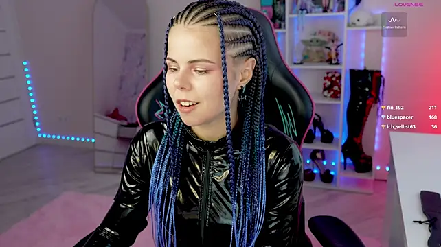 QueenAliceX Chat XXX in diretta