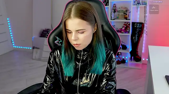 QueenAliceX Adlı Modelin Canlı XXX Sohbeti