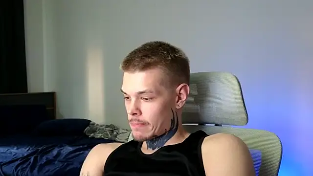 DENIS_HERE webkamerás műsora