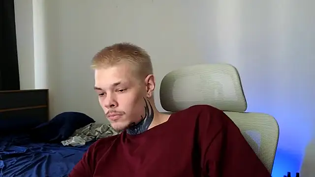 Pokazy przed kamerką – DENIS_HERE