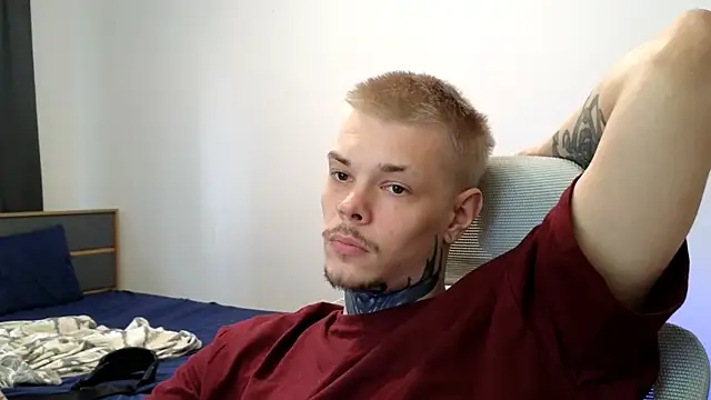 Pokazy przed kamerką – DENIS_HERE