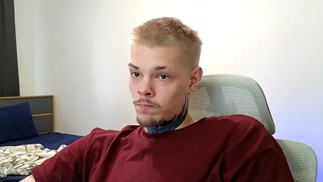 Pokazy przed kamerką – DENIS_HERE
