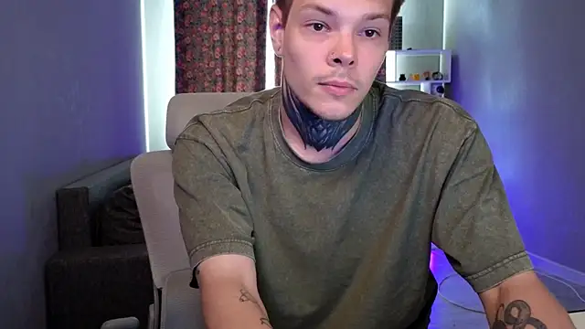DENIS_HERE webkamerás műsora