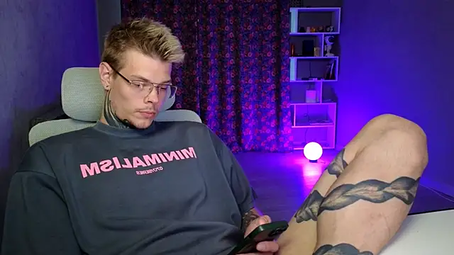 DENIS_HERE webcam show