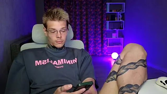 DENIS_HERE Шоу с уебкамера