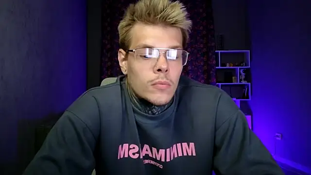 הופעת וובקאם של DENIS_HERE