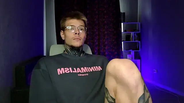 DENIS_HERE Шоу с уебкамера