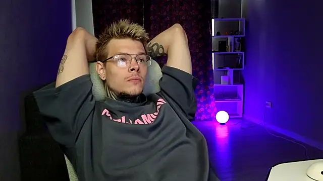 DENIS_HERE's Webcam Show