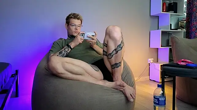 DENIS_HERE Show in webcam