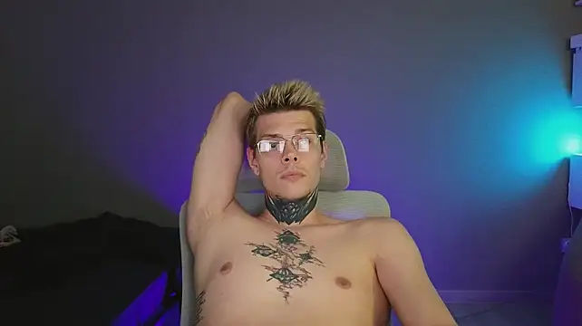 DENIS_HERE's Webcam Show