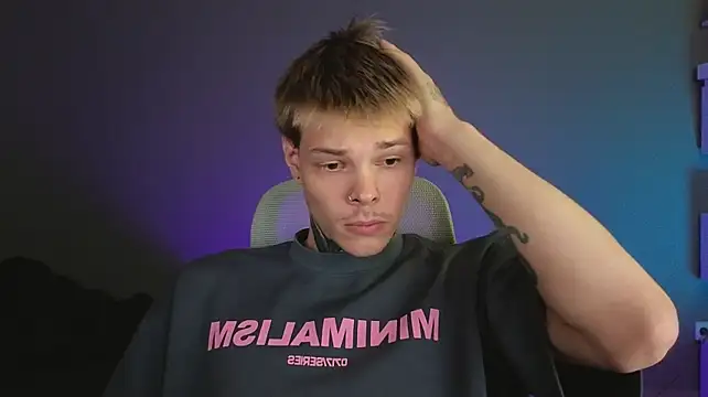 DENIS_HERE webkamerás műsora