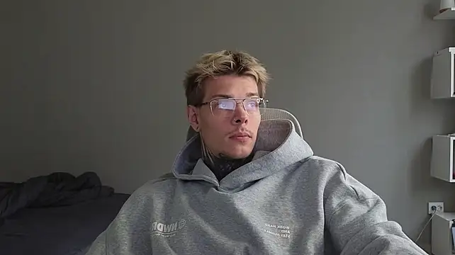 DENIS_HERE Show Webcam