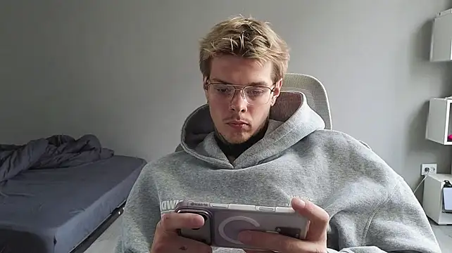 DENIS_HERE Show Webcam