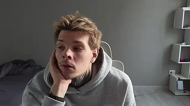 DENIS_HERE Show in webcam