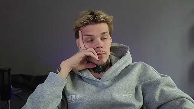 DENIS_HERE: вебкам-шоу