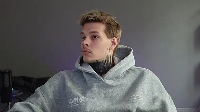 DENIS_HERE 网络视讯表演