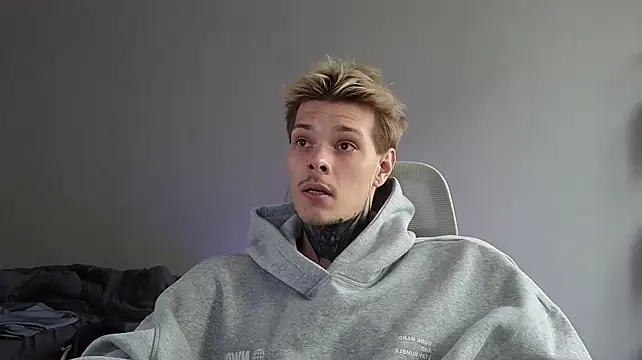 DENIS_HERE 网络视讯表演