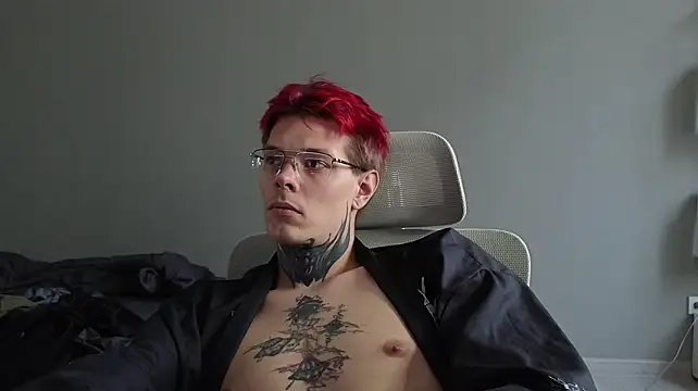 DENIS_HERE webkamerás műsora