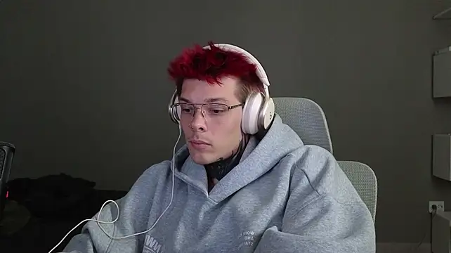 הופעת וובקאם של DENIS_HERE