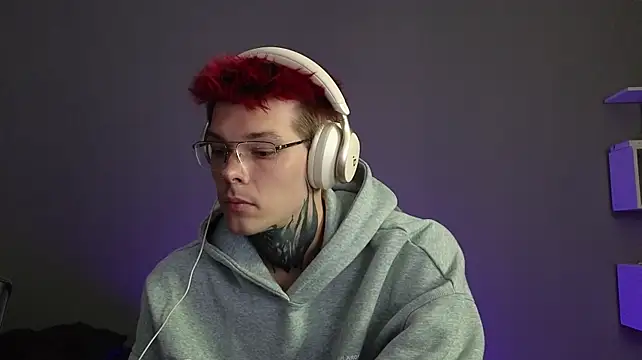 DENIS_HERE 网络视讯表演