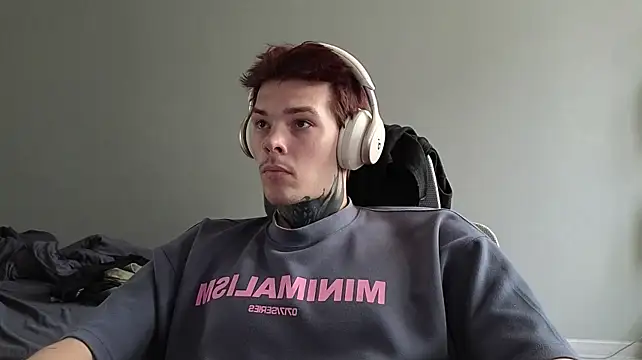 DENIS_HERE webkamerás műsora