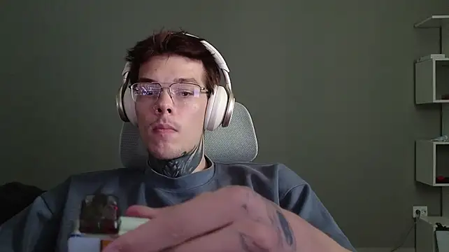 הופעת וובקאם של DENIS_HERE