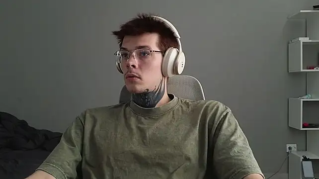 DENIS_HERE's Webcam Show