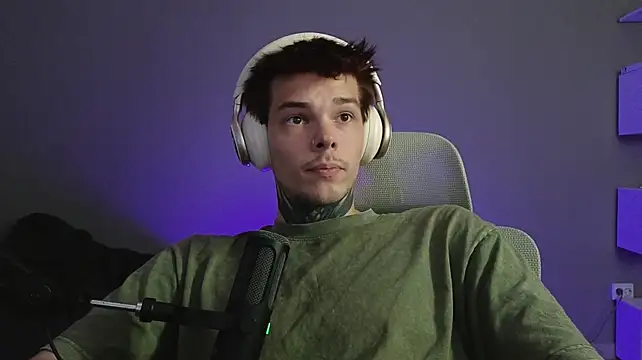 הופעת וובקאם של DENIS_HERE