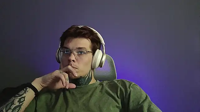 DENIS_HERE Шоу с уебкамера