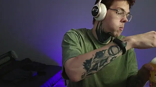 DENIS_HERE Show Webcam