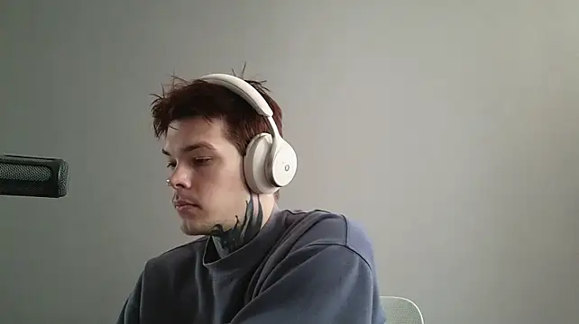 DENIS_HERE 网络视讯表演