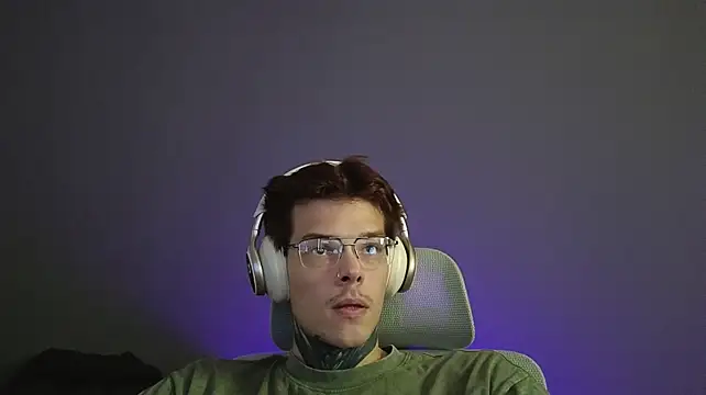 הופעת וובקאם של DENIS_HERE