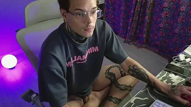 DENIS_HERE Webcam Show