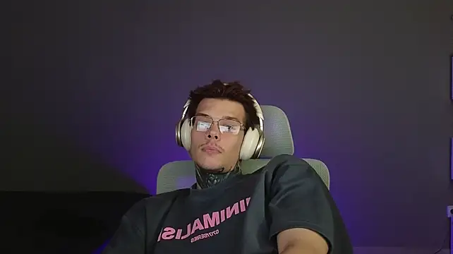 DENIS_HERE Шоу с уебкамера
