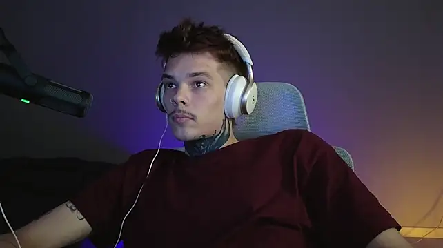 הופעת וובקאם של DENIS_HERE