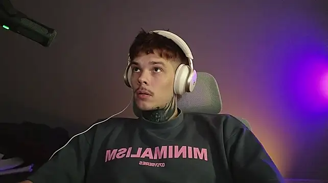 הופעת וובקאם של DENIS_HERE