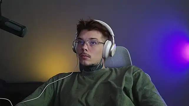 DENIS_HERE's Webcam Show