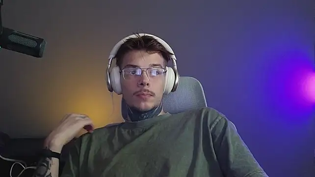 DENIS_HERE's Webcam Show