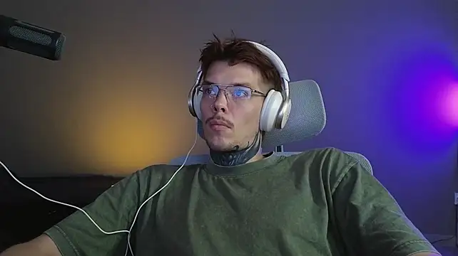 DENIS_HERE's Webcam Show