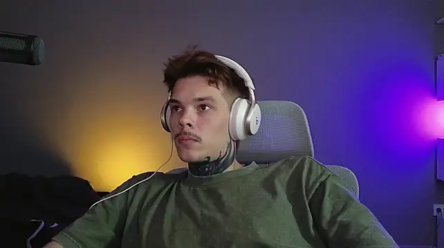 הופעת וובקאם של DENIS_HERE